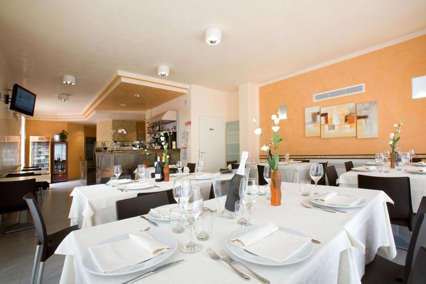 Hotel Ristorante Klaus Порто-Толле Экстерьер фото